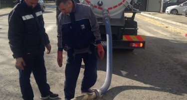 Екипите на ЈП Водовод и канализација – Скопје на терен по вчерашното невреме проследено со силен ветер