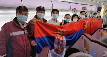 ТРГНАА КИНЕСКИТЕ ХЕРОИ - вака Србија го очекува авионот со лекари и медицинска помош од Кина