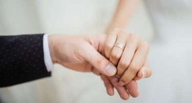 СВАДБЕНИТЕ ПРОСЛАВИ ОТКАЖАНИ:  Што е со склучувањето бракови додека трае вонредната состојба?