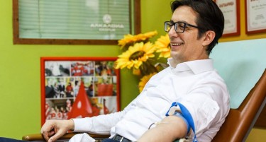 Пендаровски ги охрабри граѓаните да даруваат крв