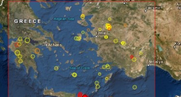 СИЛЕН ПОТРЕС: Се затресе грчки остров