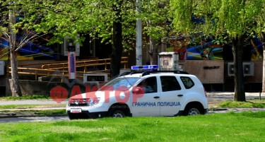 ФОТОГАЛЕРИЈА: МАКЕДОНИЈА ВО КАРАНТИН: Во Скопје празни улици, граѓаните уживаат на сонце на терасите