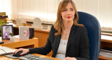 Гувернерката Анита Ангеловска-Бежоска уверува:Денарот останува стабилен