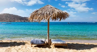 ПРЕД ДА ТРГНАТ НА ОДМОР - туристите да се тестираат во своите земји - грчки предлог за патувањата