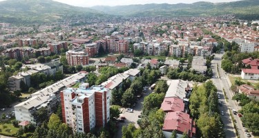 Седумгодишно детенце паднало од тераса и веднаш е пренесено на скопските клиники, нема информации за состојбата