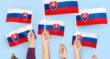 НЕМА КАРАНТИН: Словачка го укина за државјани на 19 земји