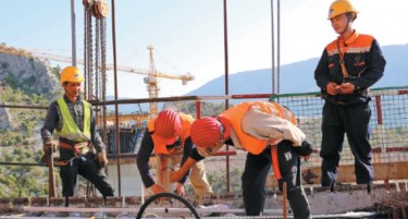СИНДИКАТОТ БАРА: Наместо кај газдите, државната помош од 14.500 денари да оди директно кај работниците