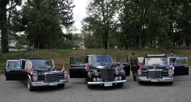 Видете ги блиндираните автомобили на ТИТО