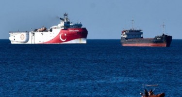 Да се смират тензиите меѓу Грција и Турција, бара САД