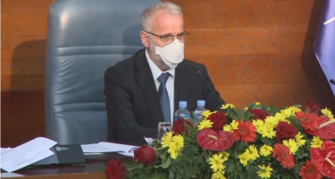 Собранискиот претседател Џафери „на мака“ во препознавањето на пратениците под маски