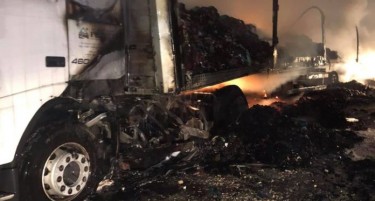 ВИДЕО: Ништо не остана од камионите кои изгореа во скопски Бутел