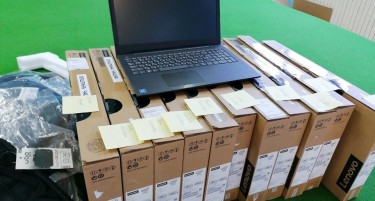 Општината им купи компјутери на советниците на Чашка: Ќе има ли и за учениците