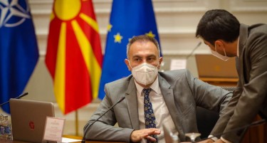 Груби: И Македонците ќе може да се вработуваат со субвенции каде што се помалку застапени
