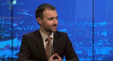Илија Димовски: Уставот не дозволува осум Албанци заменици-министри, а само шест Македонци