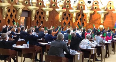 Собранието започна да исплаќа патни трошоци за новиот состав - Рабаџиевска Наумовска ја предводи листата, Јанушев го одржува зборот