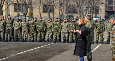 Прв ден на армијата во кризна состојба: 195 војници ги обезбедувале болниците