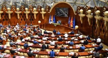 СДСМ: ВМРО-ДПМНЕ со 500 амандмани не дозволува лекарите да работат до 57 години