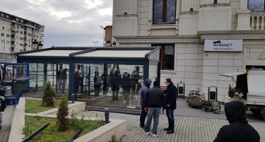 Општина Центар ја руши терасата на гостилницата на Љупчо Ристовски од „Интегра“ по еден ден од изборите во Штип