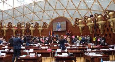 Обраќањето на Пендаровски во Собранието: Власта да ги прифати сугестиите на опозицијата за пописот