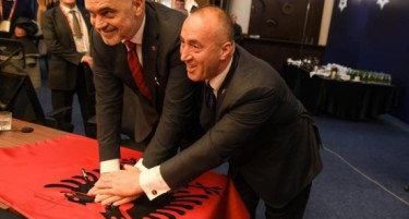 Харадинај се заканува дека нема да бара дозвола за обединување со Албанија