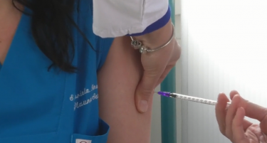 Доктор Науновска и сестрата Темелковска први ја примија вакцината на Фајзер: Официјален старт на имунизацијата против Ковид-19