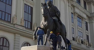 Каракачанов сака да го купи отстранетиот споменик на Борис Сарафов
