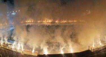 (ФОТО+ВИДЕО) „Комити“ со факели ја осветлија Националната Арена Тодор Проески