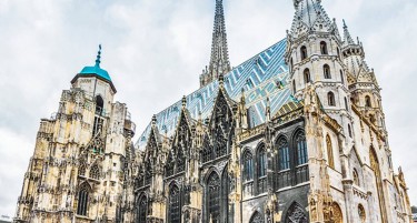 НЕ ДОБИЛ ОДГОВОР НА „ЧАТ“ ОД КУРЦ - уапсен 15 гдишен Австриец со македонско потекло, се заканувал дека ќе ја разнесе катедралата во Виена