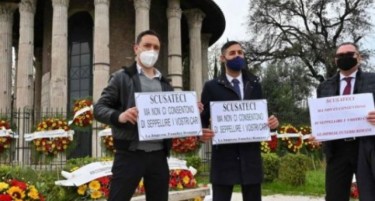 Италијанците нема каде да ги погребаат починатите, протестираа вработените во погребалните друштва