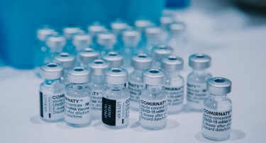 Дутерте: Богатите складираат вакцини, додека сиромашните земји добиваат по една лажица