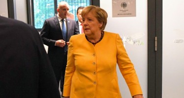 Меркел: Не се можни брзи решенија за Бугарија и Македонија