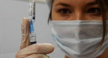 Дури и ако сте вакцинирани, носете маски, еве што покажа американско истражување