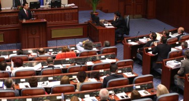 Топ Чанел: Заев може да направи мнозинство од 65 пратеници