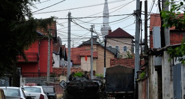 Голема акција, полицијата опколи куќа во Диво Насеље
