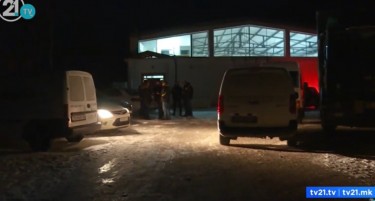 Koнфискувани се машини - финансиската полиција влезе во фабрика за вода во Тетово