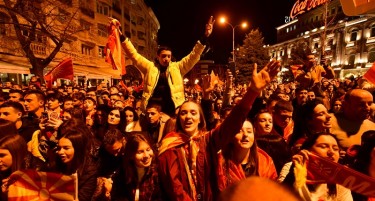 (ГАЛЕРИЈА) Македонија се најде на насловните страници на спортските медиуми ширум Европа, во Скопје се слави