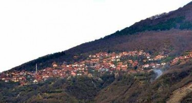 МОНСТРУМОТ ОД СЕЛЦЕ ОДИ ВО ПРИТВОР - без никаков повод и причина со секира ја уби својата мајка