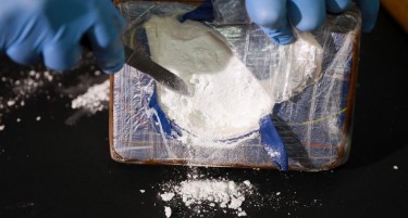 СЕ „ТРЕСЕЛЕ“ ЛОКАЛИ СИНОЌА ВО СКОПЈЕ - кај седум лица пронајдени кокаин и марихуана