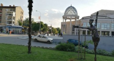 Се шетал со пушка низ Велес, полицајци го сопреле и го притвориле