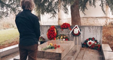Апасиев со ОМО Илинден во Мелник на 107-годишнина од смртта на Јане Сандански