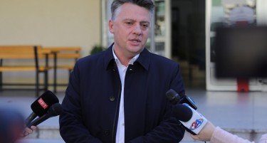 ПОЛИЦИЈАТА ГИ ОТКРИ И УАПСИ ТРОЈЦАТА СКОПЈАНИ КОИ ГО ЗАПАЛИЈА АУДИТО НА ШИЛЕГОВ - тогаш настрадаа и три други возила