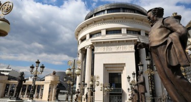 ПРИТВОР ЗА ДВАЈЦАТА КОИ ОТИШЛЕ СО ТАКСИ ДА ГО ПАЛАТ АВТОМОБИЛОТ НА ШИЛЕГОВ - за третиот е отфрлена кривичната пријава