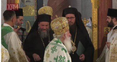 Вранишковски на литургијата на СПЦ и МПЦ во Свети Сава