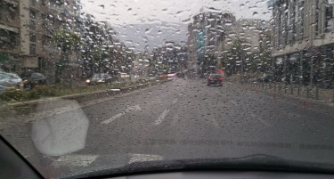 Нестабилно со пороен дожд и грмежи: Времето денес
