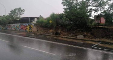 Потпорен ѕид изграден од Коце Трајановски се урна од невремето