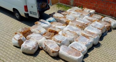 Во комбе кое од Танушевци се движело кон Витина се најдени 800 килограми шверцуван тутун