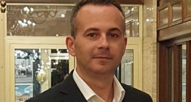 ВАСКО НАУМОВСКИ: Ако Петков успее да состави ново мнозинство во Парламентот, има шанси да се тргне ветото