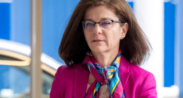 НА ОСМАНИ МУ РЕКОВ ДА КОМУНИЦИРА САМО СО МЕНЕ, НО ТОЈ НЕ СЛУШАШЕ - Генчовска за ревизијата на националната позиција за Македонија предложена од Петков