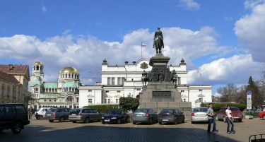 ДОКОЛКУ СОФИЈА ДО ВЕЧЕР ГО ПРИФАТИ ФРАНЦУСКИОТ ПРЕДЛОГ - Европа ќе одреди датум за преговори со Скопје и со Тирана