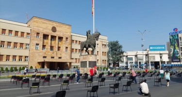 120 СТОЛЧИЊА НА ТОПЛО НА УЛИЦА - ССМ го започна штрајкот